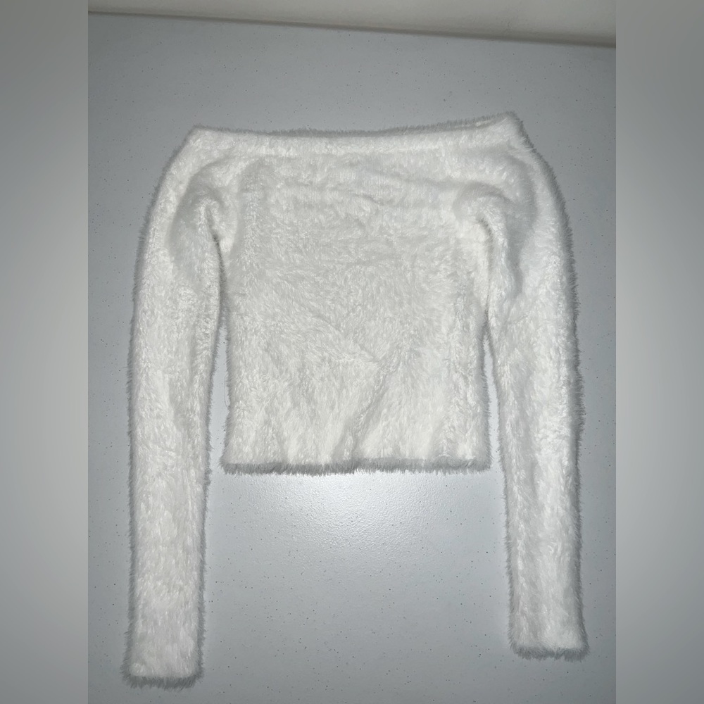 Fuzzy White Crop Top Cropped Off the Shoulder Sweater from H&M Size XS
